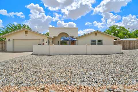 5208 CHAPEL Drive NW, Albuquerque, NM 87114
