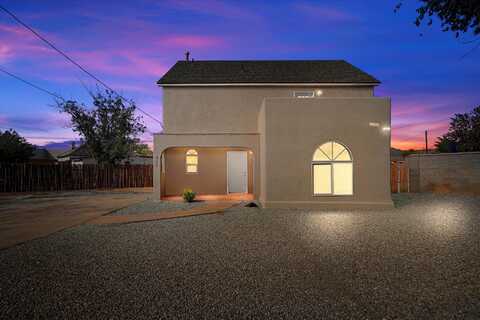 915 KINLEY Avenue NW, Albuquerque, NM 87104