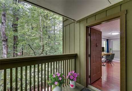 1015 Dunbar Drive, Dunwoody, GA 30338