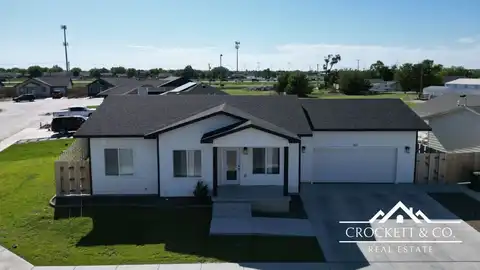 421 Sarah Street, Garden City, KS 67846