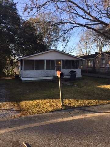 57 10th Avenue, Chickasaw, AL 36611