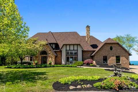 100 FOX HOLLOW Lane, Erie, PA 16511