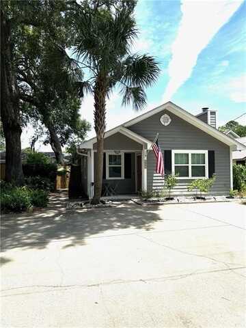 404 Palmetto Street, Saint Simons Island, GA 31522
