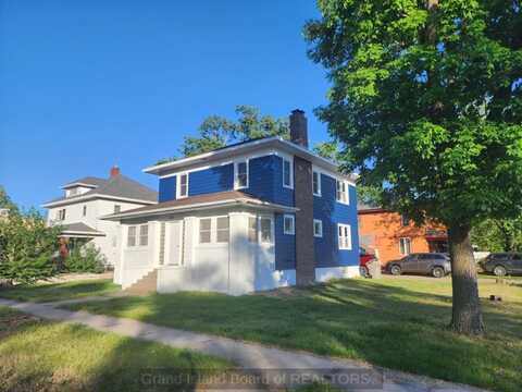 821 W 1st Street, Grand Island, NE 68801