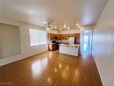 9401 W Gilmore Avenue, Las Vegas, NV 89129
