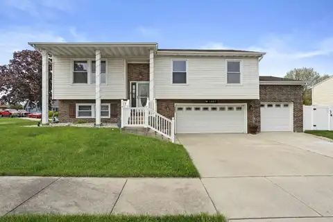 1807 St George Drive, Schererville, IN 46375