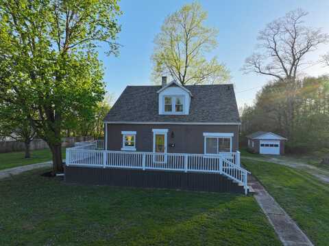 902 S Burson Street, Winamac, IN 46996
