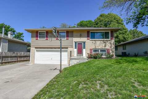 5924 Elkcrest Drive, Lincoln, NE 68516