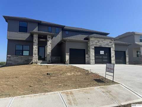 20822 Vernon Avenue, Elkhorn, NE 68022
