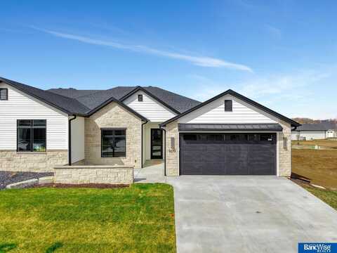 1619 S 93 Street, Lincoln, NE 68520