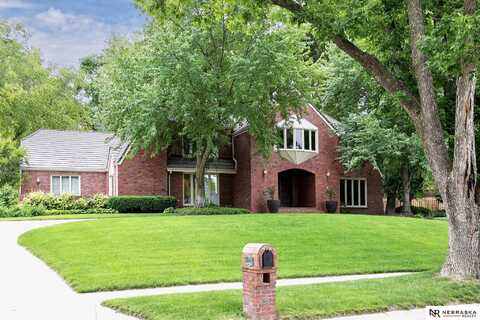 9723 Fieldcrest Drive, Omaha, NE 68114