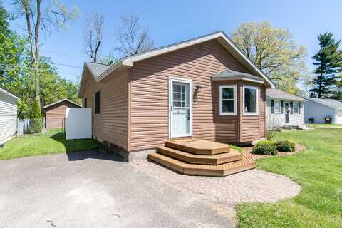 11381 Norway Drive, Hartland, MI 48353