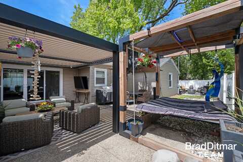 2151 Anderson Drive SE, Grand Rapids, MI 49506