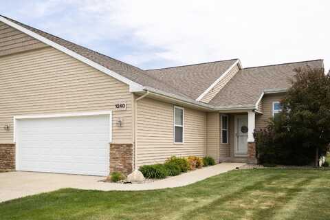 1240 S Village Circle, Kalamazoo, MI 49009