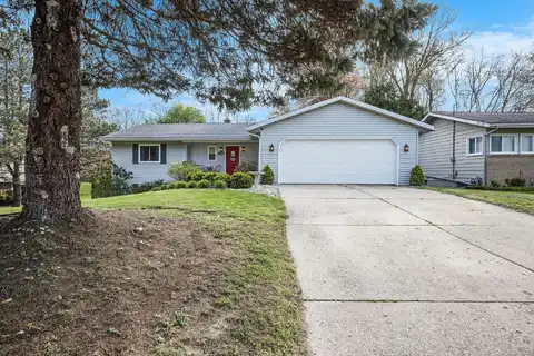 5288 Newcastle Drive SE, Grand Rapids, MI 49508