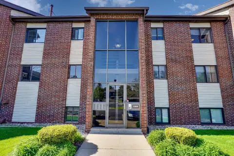 3368 Devonwood Hills Drive NE, Grand Rapids, MI 49525
