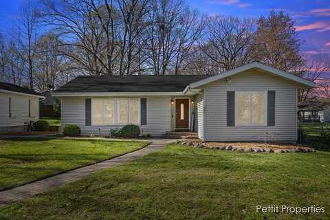 604 E Lowell Street, Ludington, MI 49431