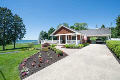 77102 Marwood Drive, South Haven, MI 49090