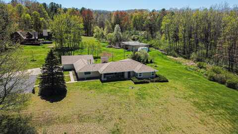 7198 Farr Road, Onekama, MI 49675
