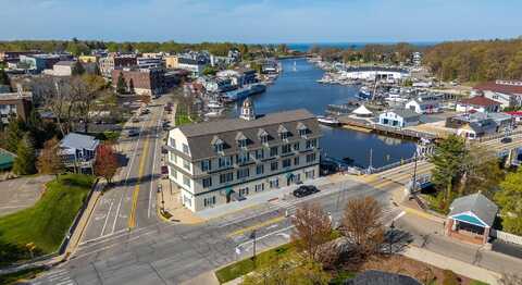 532 Dyckman Avenue, South Haven, MI 49090