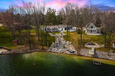 9356 Miramichi Drive, Evart, MI 49631