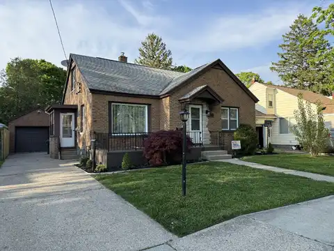1060 Ireland Avenue, Muskegon, MI 49441