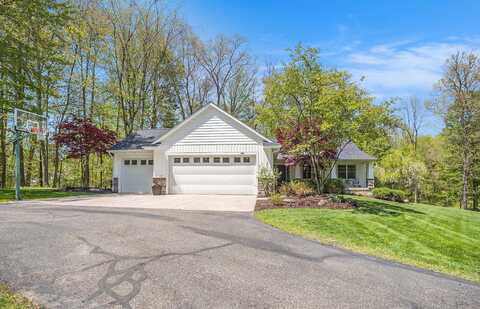 8000 Whitneywood Court SE, Alto, MI 49302