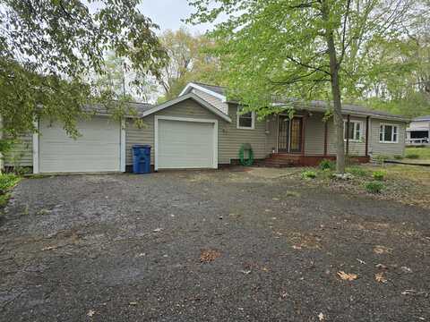 3800 W Hallett Road, Hillsdale, MI 49242