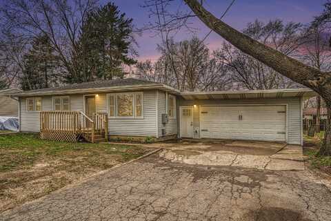 1511 Lake Avenue, Portage, MI 49002