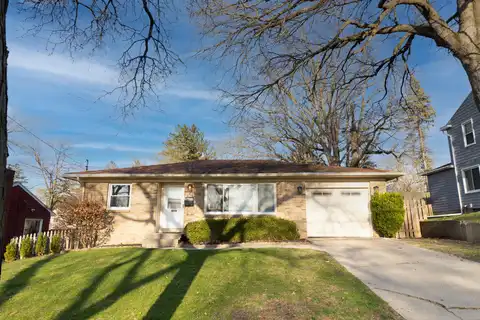 1434 Cambridge Drive SE, Grand Rapids, MI 49506