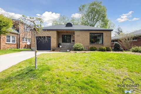 1404 Sheldon Road, Grand Haven, MI 49417