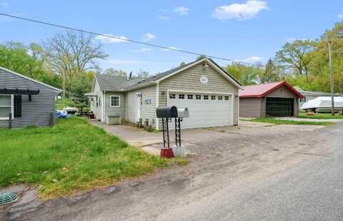 50761 W Bay Road, Dowagiac, MI 49047