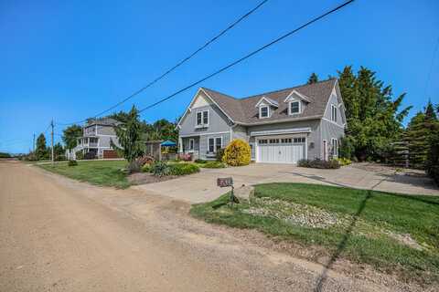 7251 E Beach Drive, South Haven, MI 49090