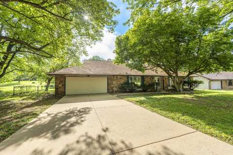 4852 S Charleston Avenue, Springfield, MO 65804