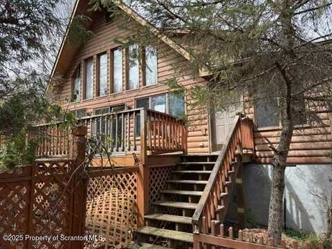 166 Tanglewod Drive, Greentown, PA 18426
