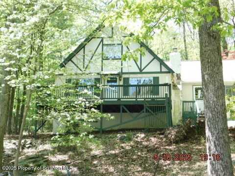 138 Sandstone Drive, Dingmans Ferry, PA 18328