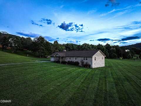 3643 Thomas Cross Road, Sevierville, TN 37876