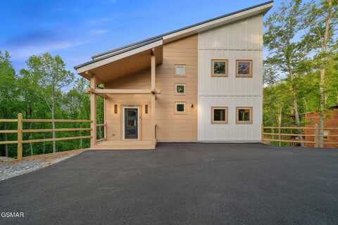 1924 Pine Court, Sevierville, TN 37876