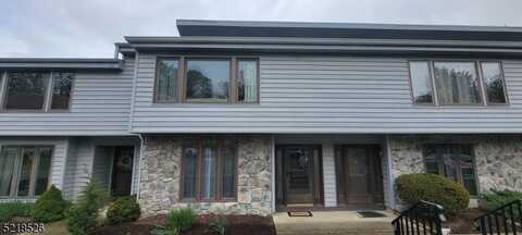 427 Iroquois Ct, Andover, NJ 07848