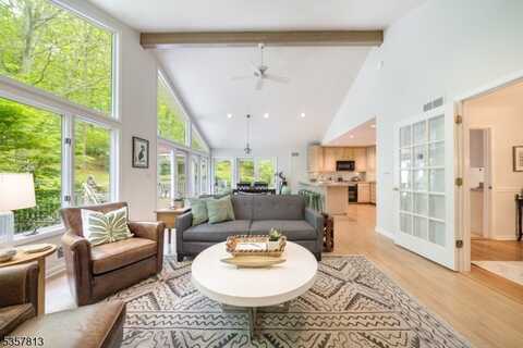 218 Gallinson Dr, Berkeley Heights, NJ 07974