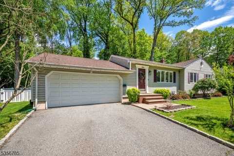 104 Lions Head Dr E, Wayne, NJ 07470