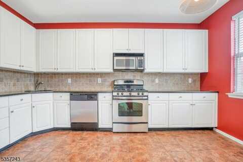 43 Hancock Dr, Morris, NJ 07960
