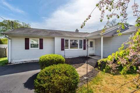 9 Harmony Ln, Denville, NJ 07834