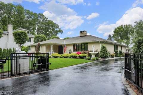 650 Riverside Dr, Cranford, NJ 07016