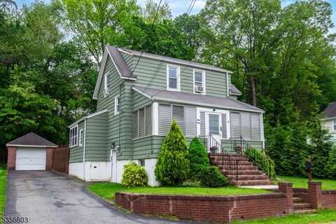 9 East St, Wanaque, NJ 07465