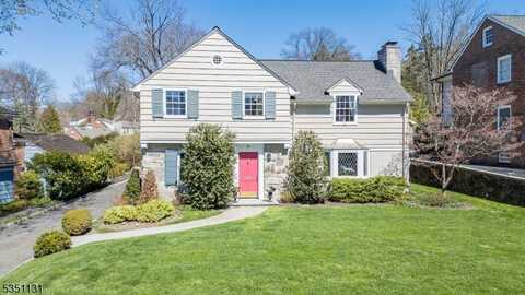 19 Hickory Rd, Summit, NJ 07901
