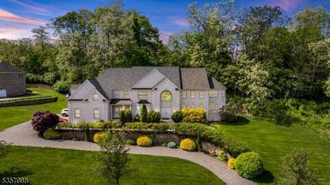 34 Kanouse Ln, Montville, NJ 07045