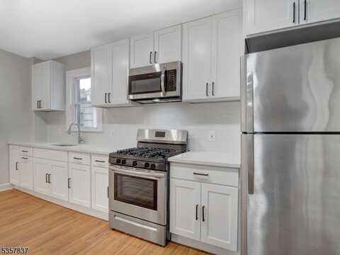 548 Morris St, Orange, NJ 07050