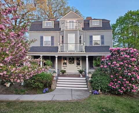 22 Arlington Ave, Caldwell, NJ 07006