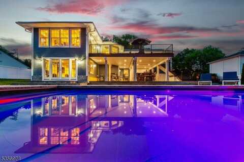 6 Dahl Dr, Montville, NJ 07045